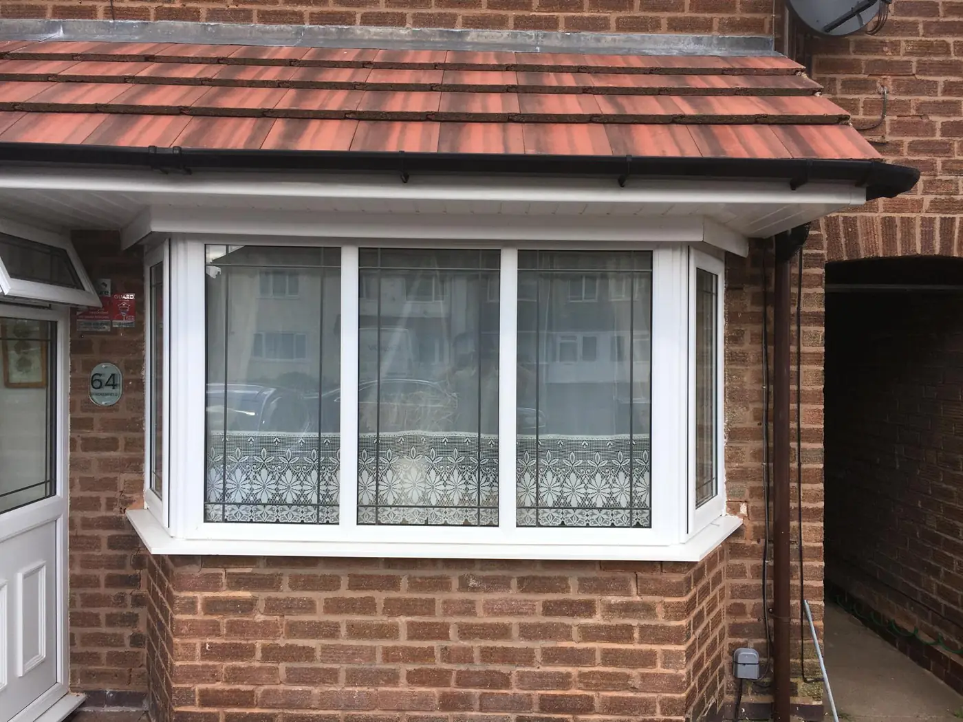 Wide bay window finish